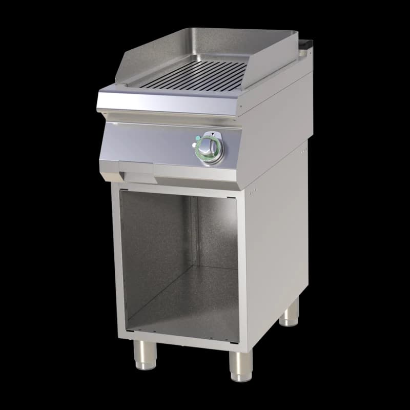 Plită fry-top canelată cromată pe dulap deschis